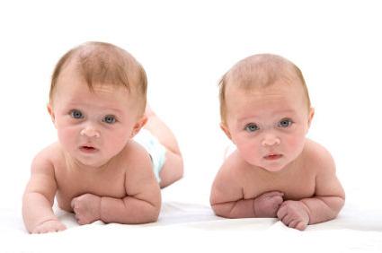 Mikor kezdődik a baba a fej? Gyakorlatok, normák és ajánlások