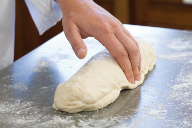Hogyan készítsünk Baguette kenyeret otthon