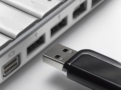 Önbeállító multi-boot USB flash meghajtó
